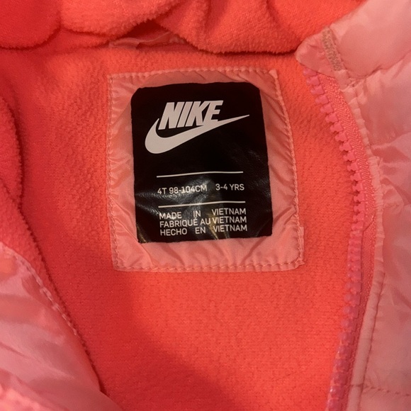 Nike pink jacket size 4T girls - Picture 6 of 6